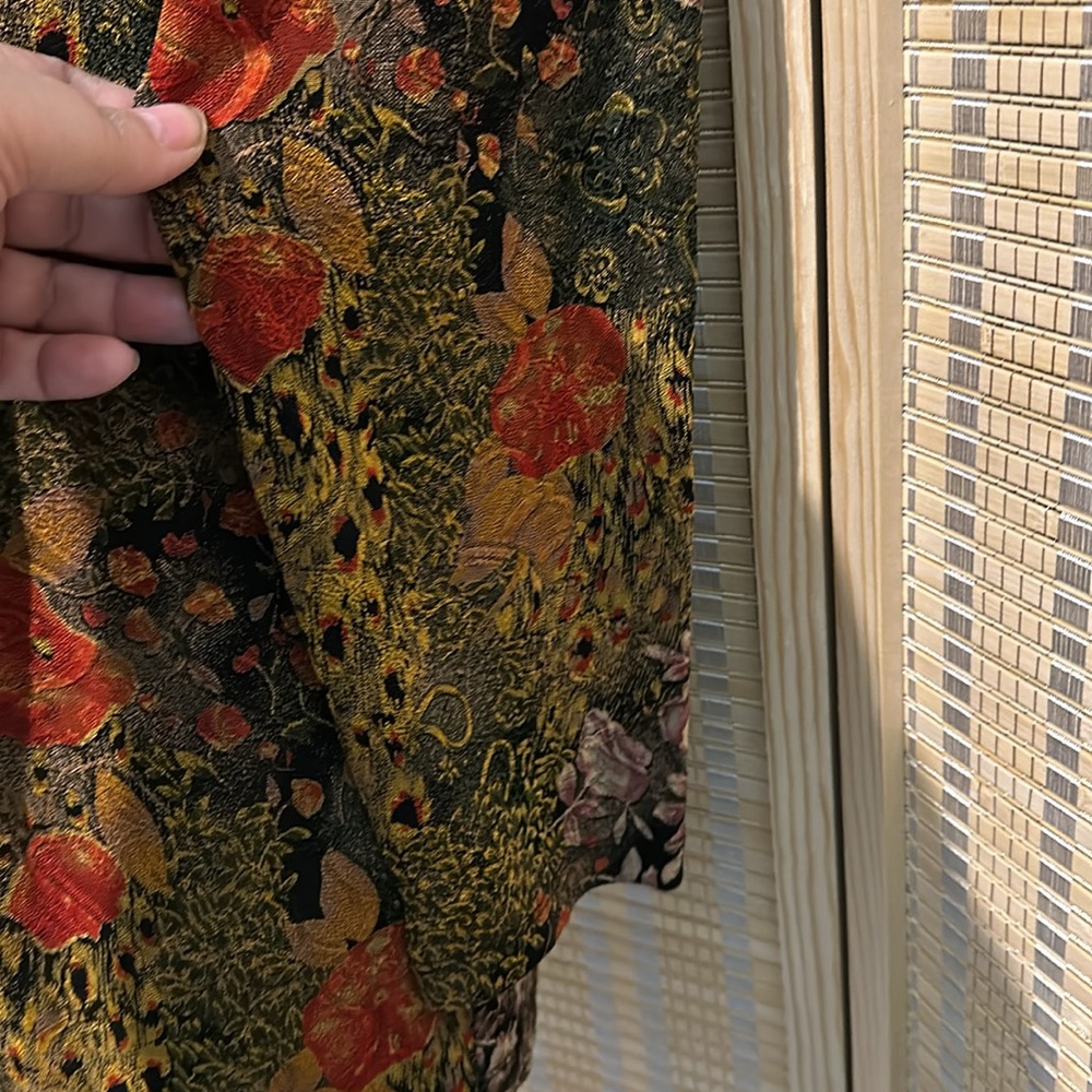 Chico's Design Black Gold Stretch Long Sleeve Top Busy Floral Pattern 2 Medium - Picture 9 of 16